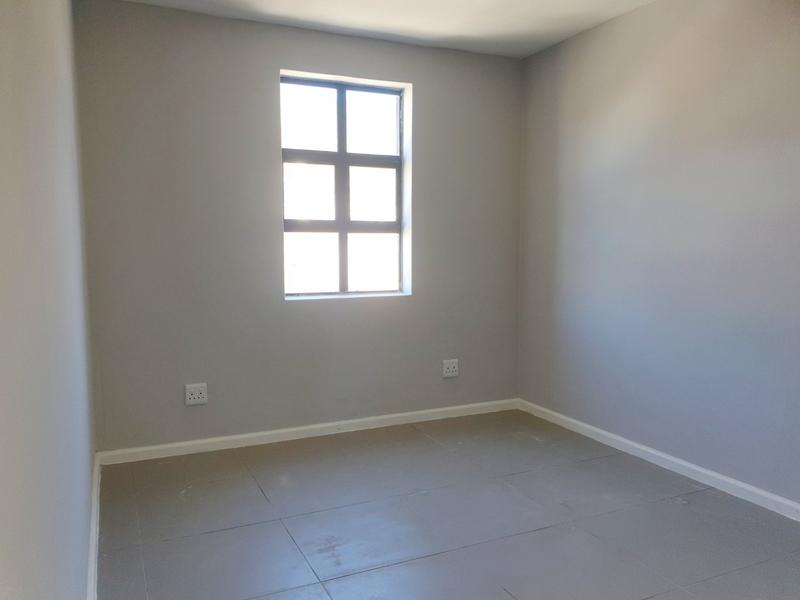 To Let 5 Bedroom Property for Rent in Woodstock Western Cape